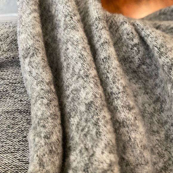 Gorgeous NWT LA CERA sweater. Gray Heather. Size XS.  So soft , and stylish❤️ - Picture 6 of 6
